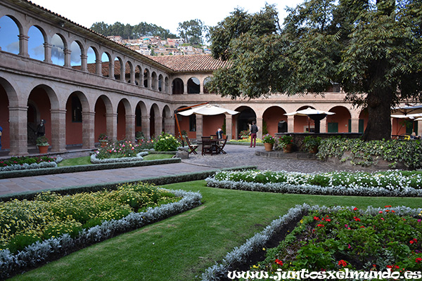 Patio hotel Plaza Nazarenas