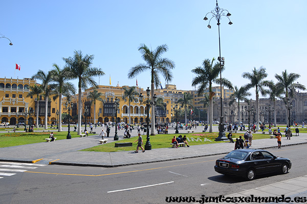 Plaza Armas Lima 4