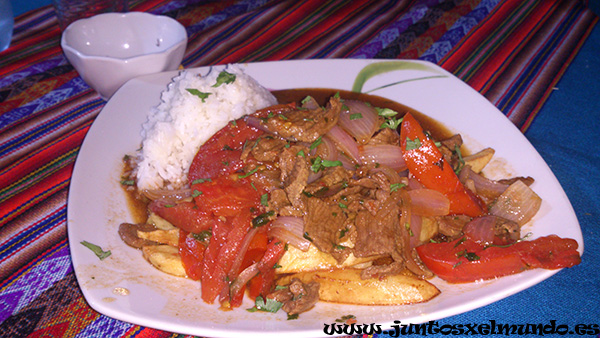 Cena lomo saltado