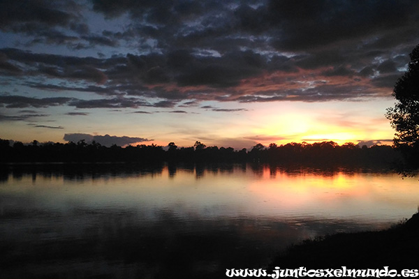 Atardecer en el estanque