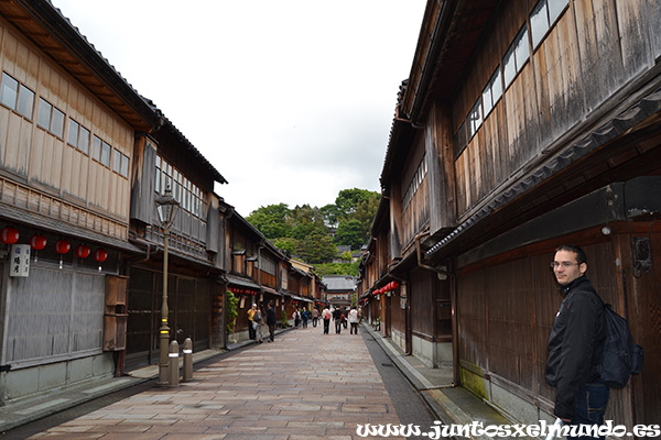 Higashi Chaya geishas 2