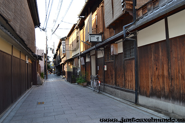 Hanamikoji dori 1