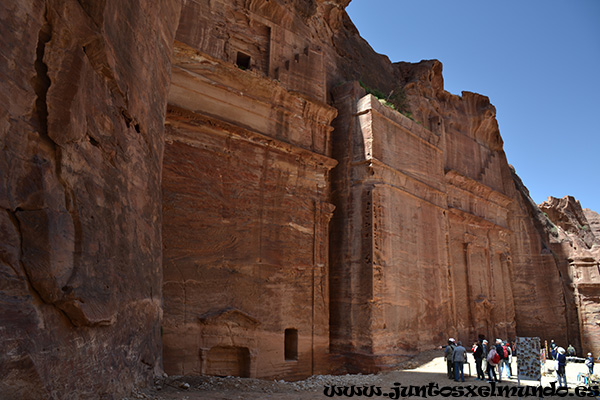 Petra La avenida de las fachadas 1