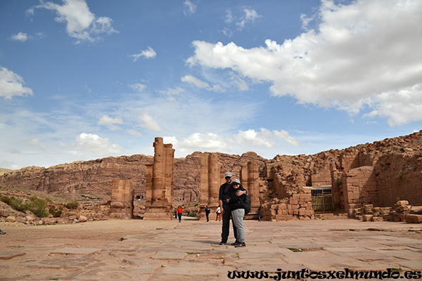 Petra La calle columnata