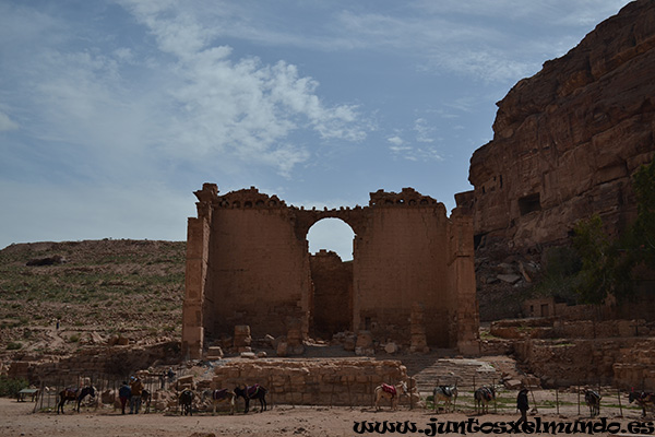 Petra Qasr al Bint