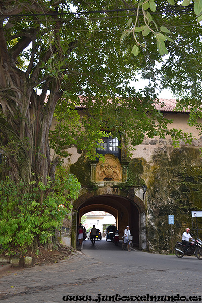 Galle Puerta antigua