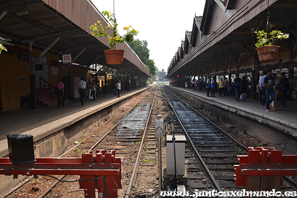 Estacion de tren Colombo Fort 1