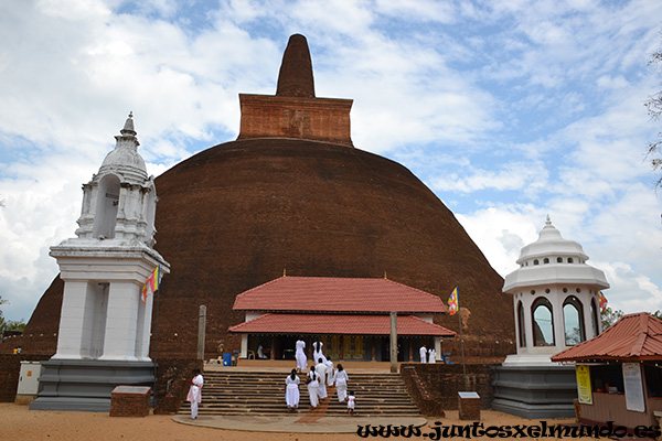 Dagoba Abhayagiri 1