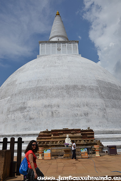Dagoba Mirisavatiya 1