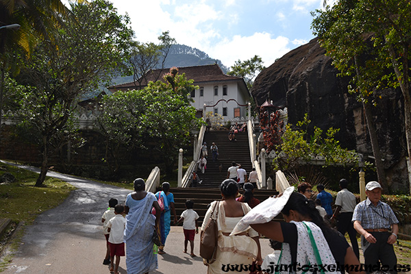 Buda Aluvihara 1