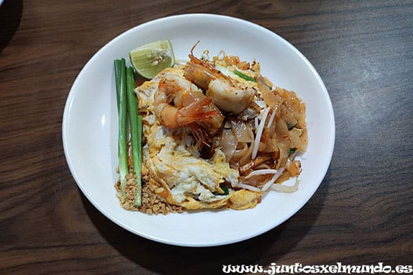 Pad thai