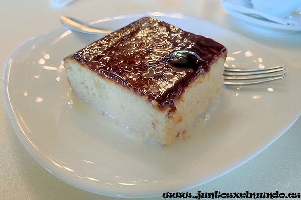 Comida en restaurante KROI
