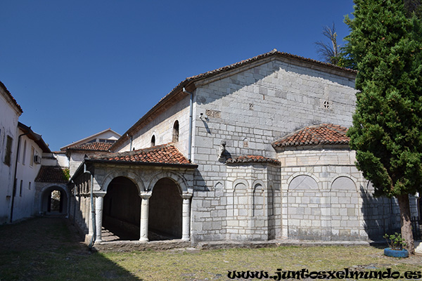 Elbasan - Iglesia Santa María
