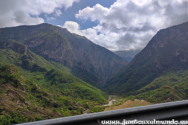 Camino de Saranda a Gjirokastra