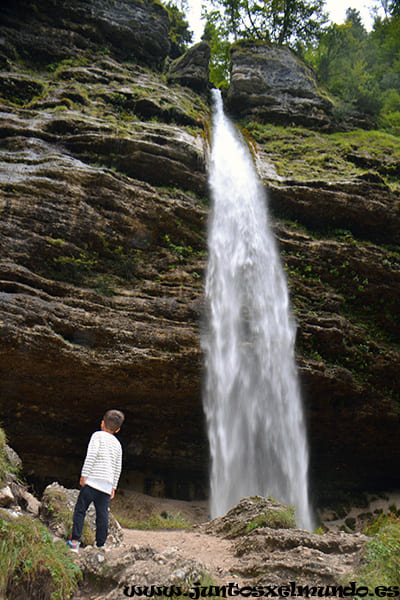Cascada Pericnik