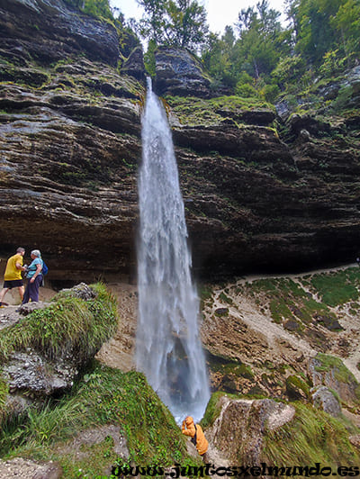 Cascada Pericnik
