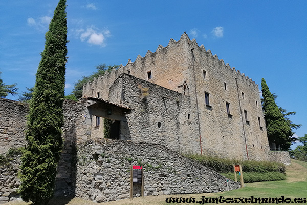 Castillo Montesquiu 1