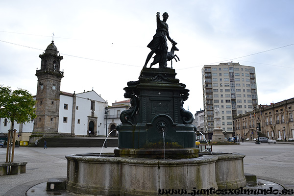 Betanzos Plaza Irmans Garcia Naveira y Convento de Santo Domingo