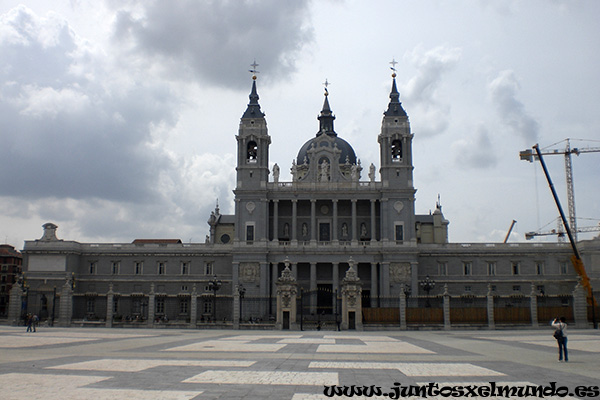 Madrid Catedral de Santa Maria la Real de la Almudena