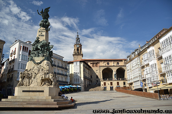 Vitoria Gasteiz Plaza de la Virgen Blanca 1