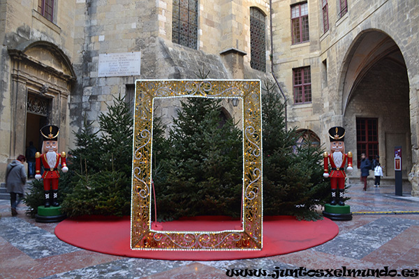 Narbona - Plaza del ayuntamiento