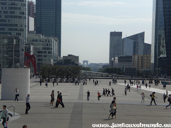 La defense 1