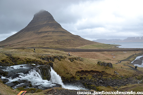 Kirkjufell y Kirkjufellsfoss 3