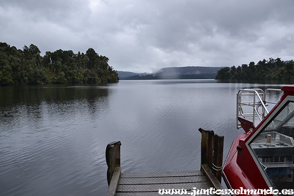 Lago Mapourika 2